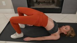 Captura de 'Petite Blonde Norah Nova Nude Yoga And Masturbation' nº 37