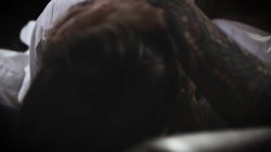 Captura de 'Half His Age' nº 25