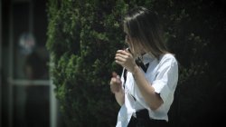 Captura de 'Half His Age' nº 10