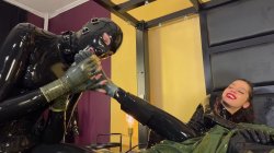 Captura de 'Full Rubber Femdom Threesome with Ava L'Affaire, Rubber and The Perv Part 1' nº 68