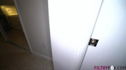 Captura de 'I Expose My Step-Mom For Being a Slut, I Fuck Her While Dad is Out and Cum in Her' nº 22