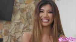 Captura de 'Return Of The Pint-Sized Asian Spinner' nº 21