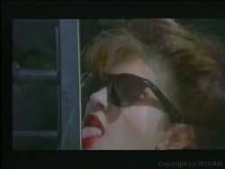 Captura de 'Girls Of The 90s Get Grungey' nº 121