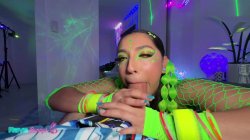 Captura de 'Slut With Piercing Eyes, Madison Wilde Takes The DJ For A Ride!' nº 19