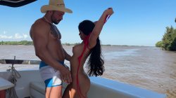Captura de 'Hardfucking Amazing Gih Ribeiro On A Boat In Argentina' nº 8