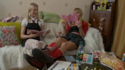 Captura de 'Lesbian Teens Irina & Blake Fuck with a Strapon Dildo' nº 1