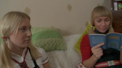 Captura de 'Lesbian Teens Irina & Blake Fuck with a Strapon Dildo' nº 18