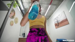 'Moms Lick Teens Vol. 32' screenshot nº 37
