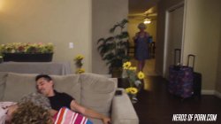 Captura de 'Golden T-Girls: A Trans MILF Parody, The' nº 27