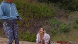 Captura de 'Seduced By My Stepdaughter In The Woods' nº 9