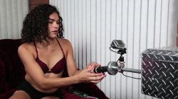 Captura de 'Bob's TGirls And Their Fucking Machines 4' nº 28