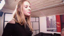 Captura de 'Anal backstage Nikky Riddle Italian double penetration' nº 16
