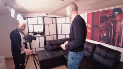 Captura de 'Anal backstage Nikky Riddle Italian double penetration' nº 2