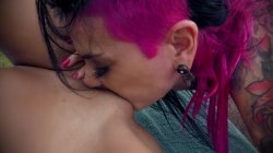 Captura de 'Joanna Angel + Small Hands Fuck Young Whores On Vacation' nº 55