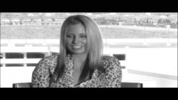 Captura de 'Stripped - A Confessional' nº 112