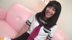 Captura de 'Young Japanese Squirts During Pussy Shaving' nº 2