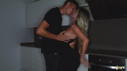 'Big Titted MILF Catches a Stud' screenshot nº 40