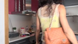 Captura de 'Manuella Pimenta Cleaning The Saber' nº 3