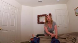 Captura de 'Stepmom Shares Stepson's Bed' nº 1