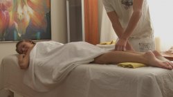 Captura de 'Perverted Masseur Fucks Hot Teen Anjelica' nº 15