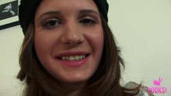 Captura de 'Luca T Banged a Sweet Slit Andrea T Taking Deep Inside Her!' nº 11