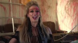 Captura de 'Hardcore Gangbang - Insatiable MILF Gangbanged In A Dystopian Reality' nº 10