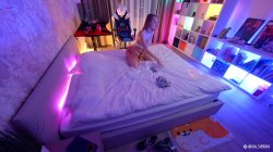 Captura de 'What Step Sis Does In Her Room?' nº 24
