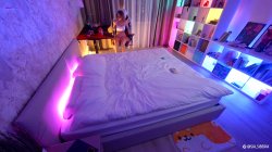 Captura de 'What Step Sis Does In Her Room?' nº 3