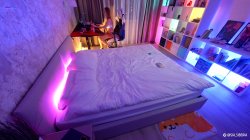 Captura de 'What Step Sis Does In Her Room?' nº 4