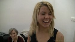 'Teens VS. Mamas: MILFs 50+' screenshot nº 2
