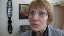 'Teens VS. Mamas: MILFs 50+' screenshot nº 6