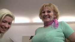 'Teens VS. Mamas: MILFs 50+' screenshot nº 99