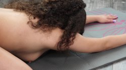 Captura de 'Naked Yoga Life' nº 48