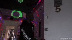 Captura de 'Interracial Anal Glory Holes 5' nº 37