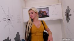 Captura de 'Interracial Anal Glory Holes 5' nº 85