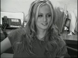 'Busty Beauties 2' screenshot nº 5
