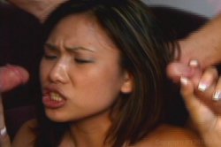 'Itty Bitty Titty Asian Threeway' screenshot nº 128