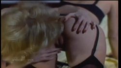 Captura de 'Merle Michaels Ultra Kinky Blonde' nº 6