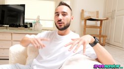 Captura de 'All Natural Huge Booty And Titties Mona Azar Fucks Her Fake Husband' nº 4