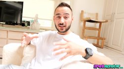 Captura de 'All Natural Huge Booty And Titties Mona Azar Fucks Her Fake Husband' nº 5