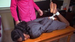 'Ebony in Ropes Gets a Facial' screenshot nº 7