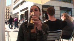 Captura de 'Espanolas Novatas Pilladas En La Calle' nº 8