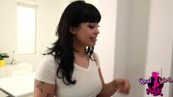 'New Brunette Pawg Gets Fucked And Interviewed On Camera' screenshot nº 4