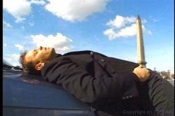 'Rocco Meats an American Angel in Paris' screenshot nº 1