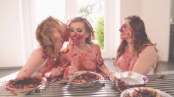Captura de 'Messy Girls Pie Whores' nº 14
