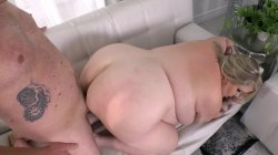 'Blonde BBW Bends Over for Some Bangin' screenshot nº 126