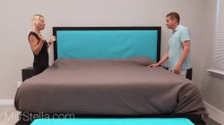 Captura de 'Mature Stepsiblings Reunion Goes Hardcore - SHARE A BED WITH E04 - MILF STELLA' nº 2