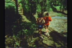 'Raincoat Crowd' screenshot nº 10