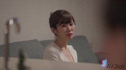 Captura de 'Stepmom Rina Fucks Her New Son Hard' nº 23