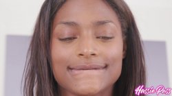 Captura de 'Taking One Of The Biggest Dicks In Porn' nº 30